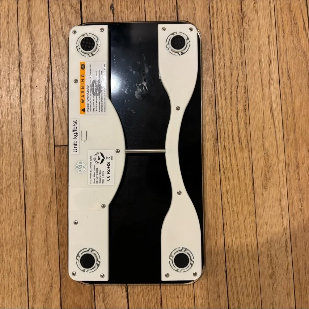 NEWLINE Sleek Black Digital Scale Battery Operated